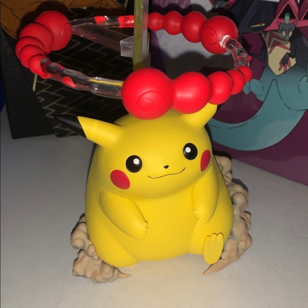 25th Anniversary of Pokémon-Celebrations Pikachu figure & 2 Pikachu promo cards